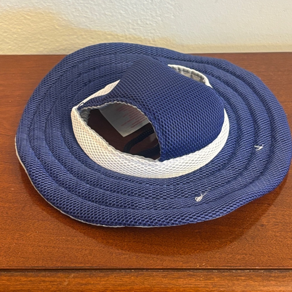 NWOT Heart to Tail Pet Hat Size S/M